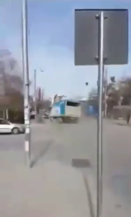 “Tragedy in the City: Out-of-Control Truck Causes Death and Chaos”