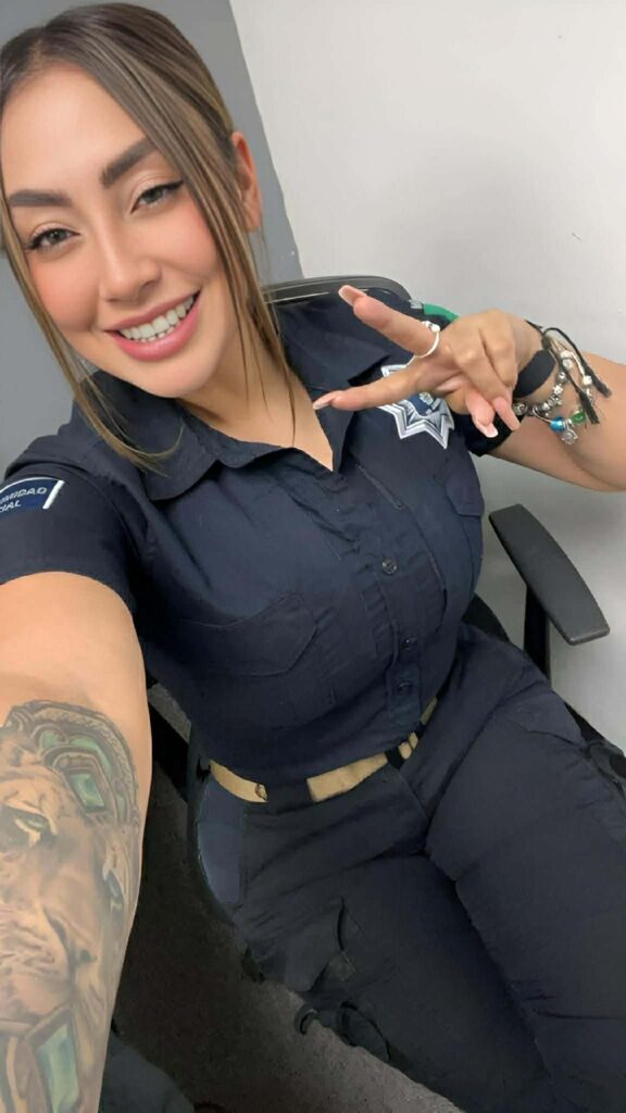 20+ Hilarious Photos That Hide Some INteresitng Backrounds